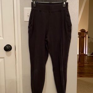LULULEMON SIZE 6 SCUBA JOGGERS HIGH RISE